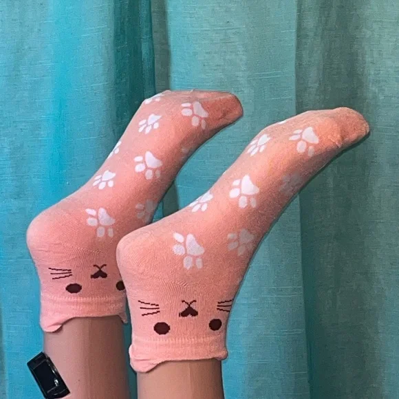 Womens Cat Paw Print Socks NWT - Picture 2 of 9